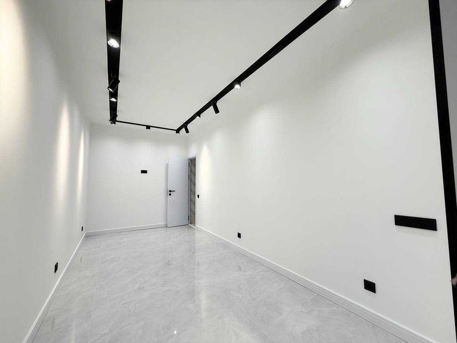 Продаётся Нежилое! Ор-р 11 квартал, Напротив Аладин кафе 1-Линия