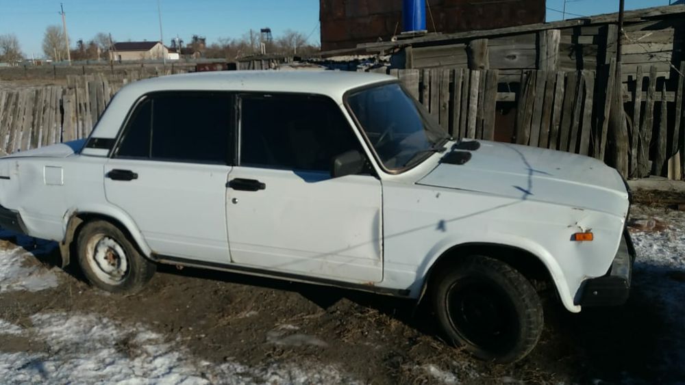 ВАЗ 2107  года 2003