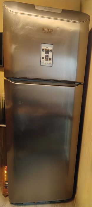 Хладилник Hotpoint Ariston – No Frost, отлично работещ