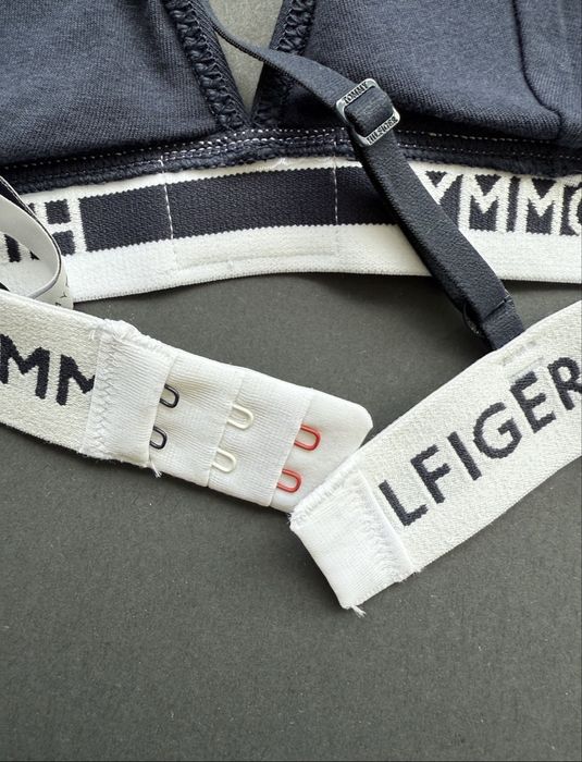 Сутиени в синьо и бяло Tommy Hilfiger /XS/