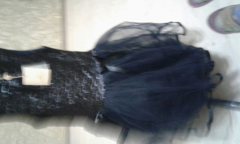 Продам платья новые для девочек