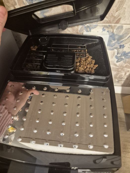 Vand Espressor automat De'Longhi Cappuccino ECAM 23.460.B