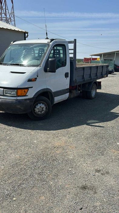 Vand pamant fertil si de umplutura