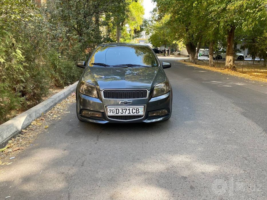 Ideal nexia 3 qora rangda