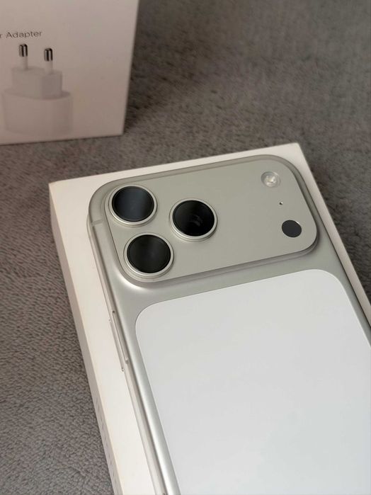 iPhone 17 PRO MAX 256GB 100% Battery Health | 3 г. Гаранция | Отлично състояние