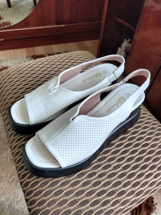 Босоножки летние