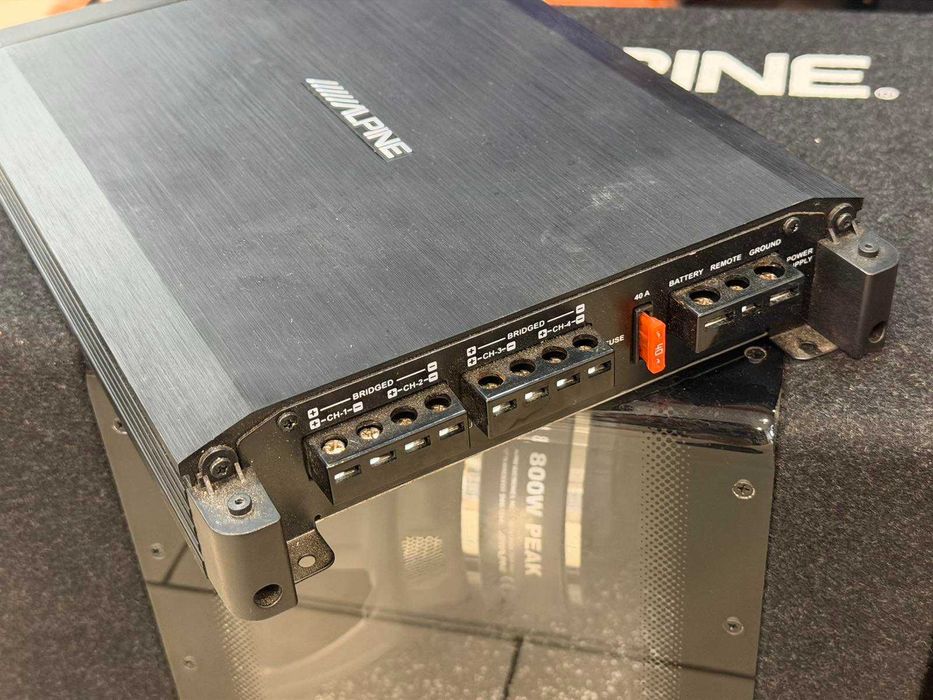 Комплект Alpine SBG-1244BP Subwoofer + Alpine BBX-F1200