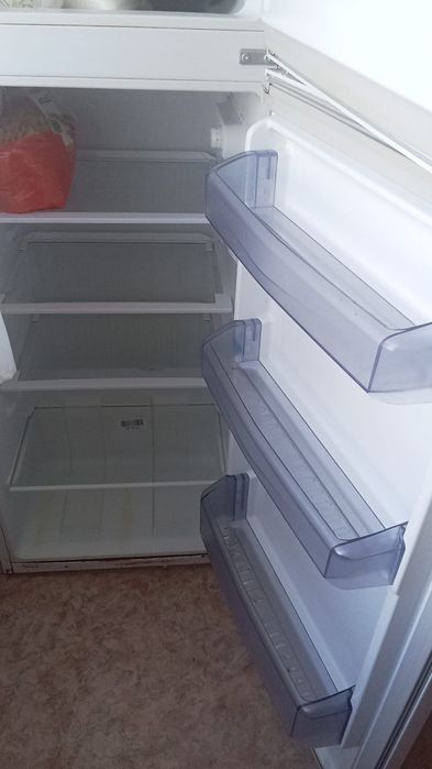Срочно продам холодильник Беко
