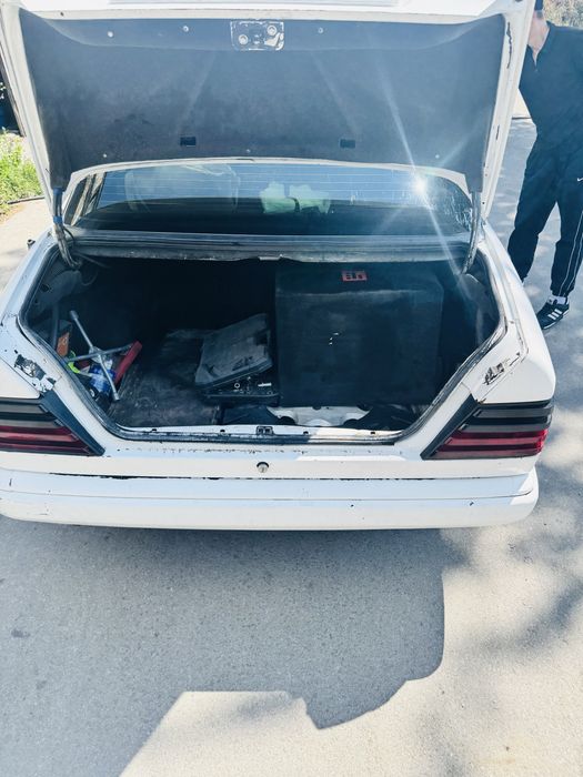 Продам мерседес W-124 E-200!