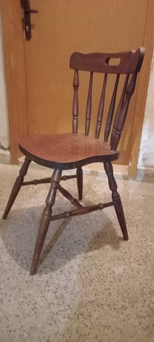 Дървена кухненска маса +6 стола.