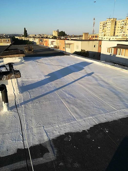 Executam hidroizolatii cu membrana lichida Akroflex