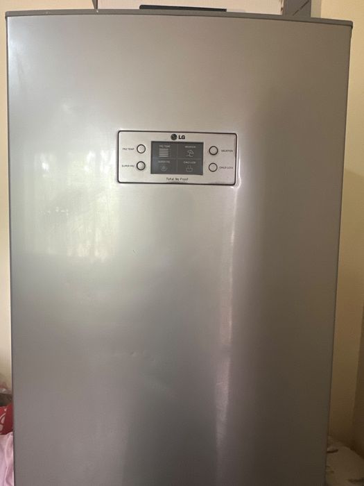 Холодильник марки LG