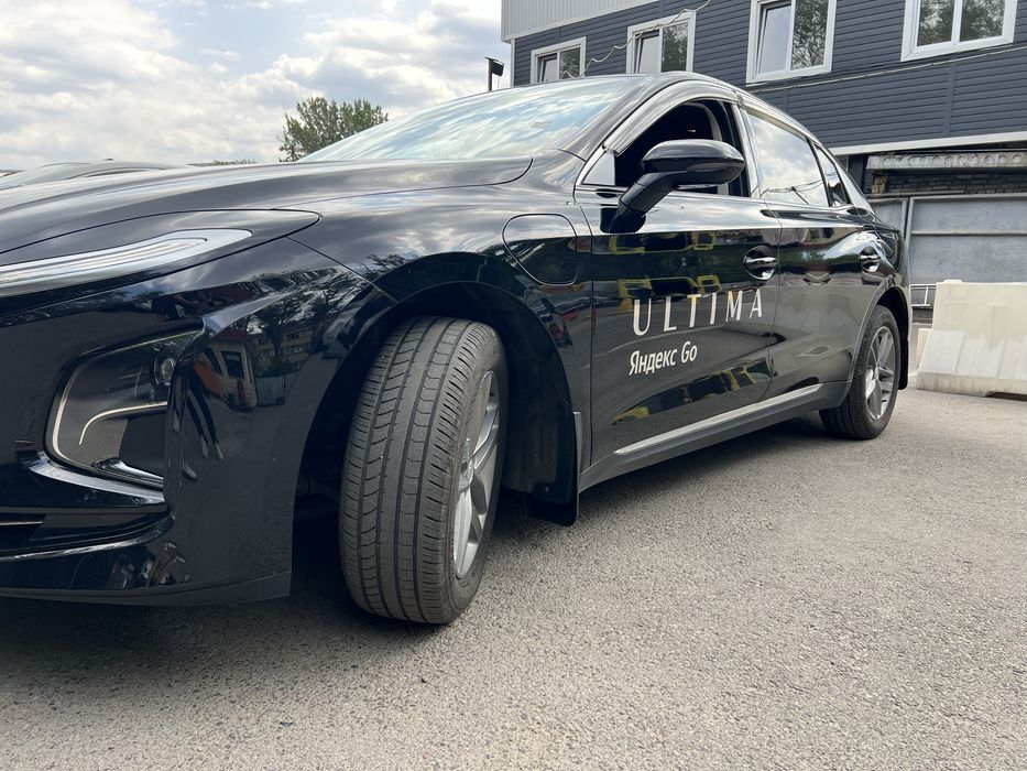 Брызговики на Hongqi E-QM5