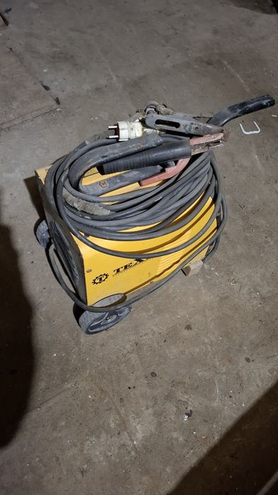 Продам сварочный аппарат ТЕХА 250-63