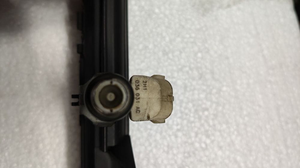 Rampă injectoare completa / clapeta accelerație / egr 1.4 1.6 BCA BBY Golf 5