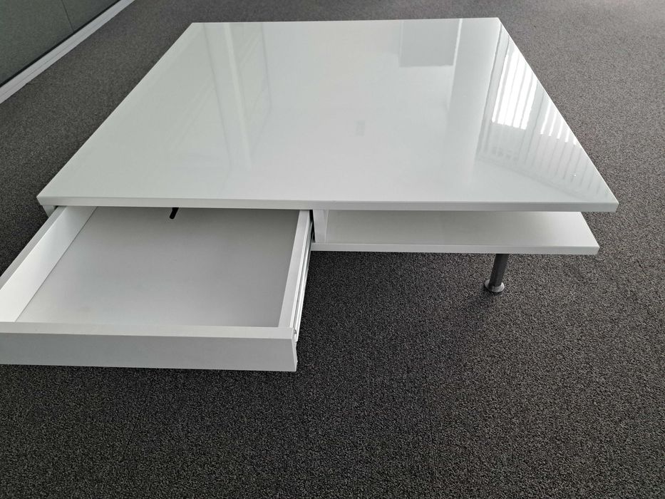 Птодавам ниска маса 300 лв