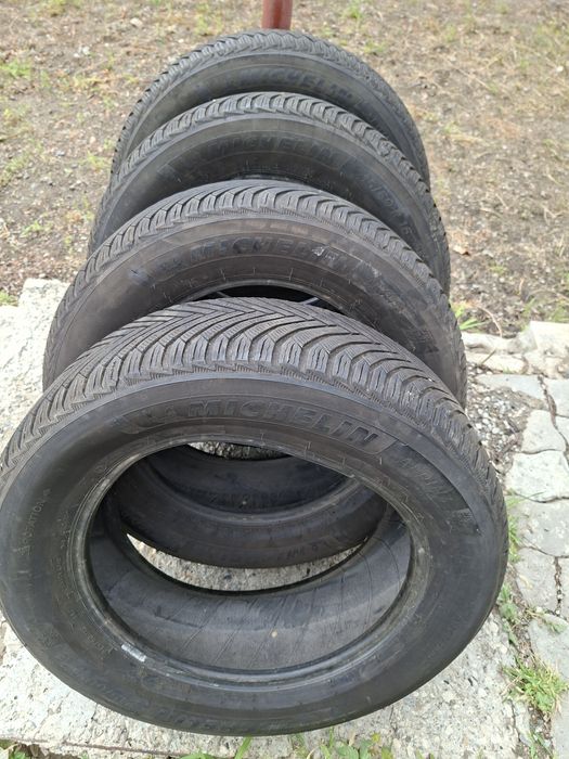 Продам шины. 215/60/16 мишелин