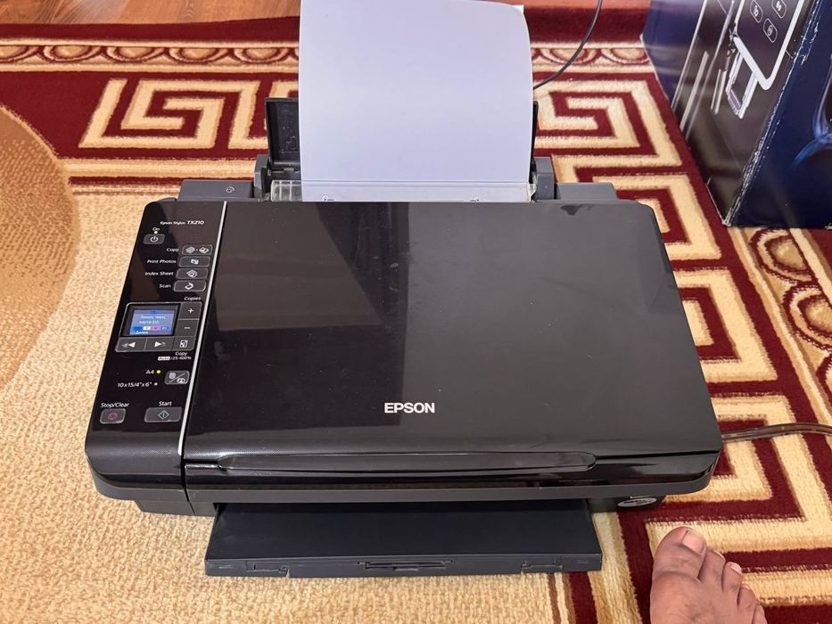 Продается цветной принтер EPSON