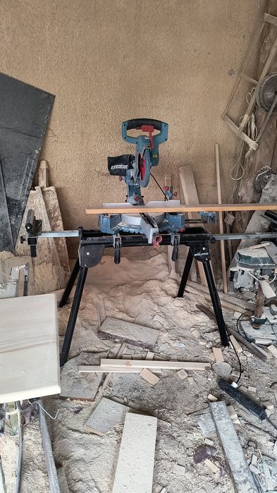 Se vinde unul din cele două fierăstraie circulare