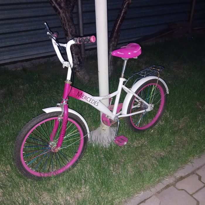 Продам мерседес для девочки