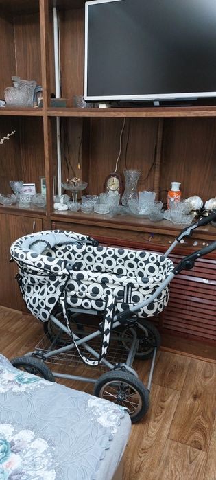 Продам дескую коляску 3 в 1