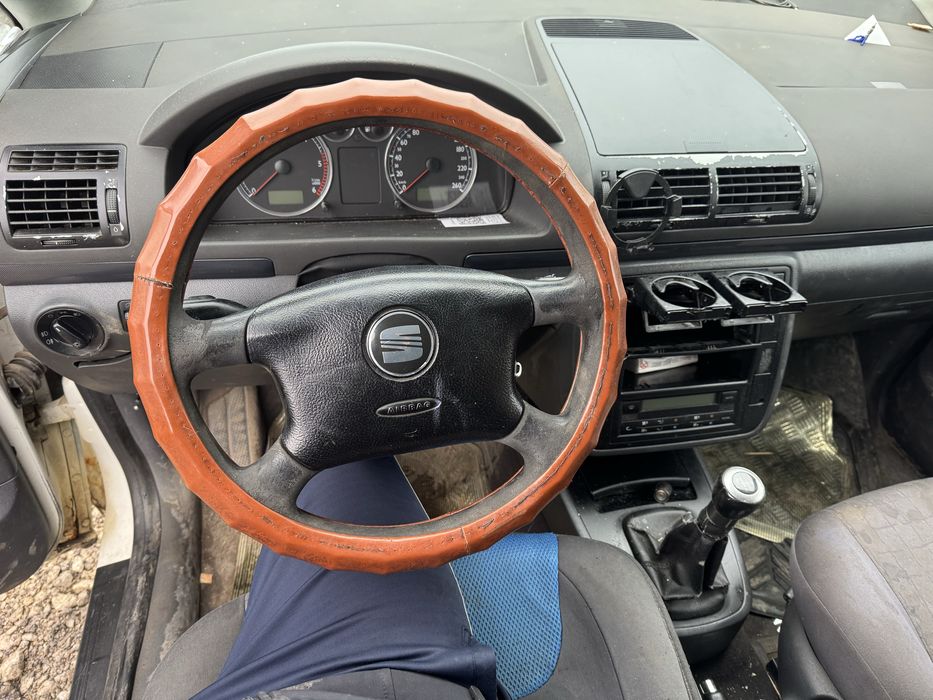 Сеат алханбра 1.9 дизел 6 ск само на части