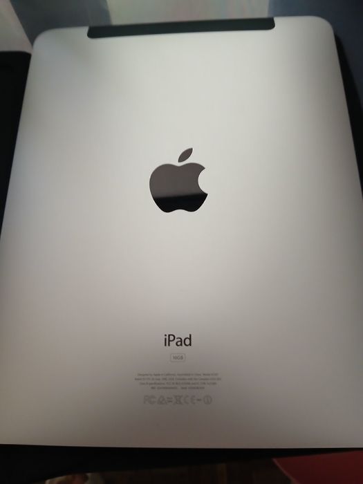 Vând tableta Apple