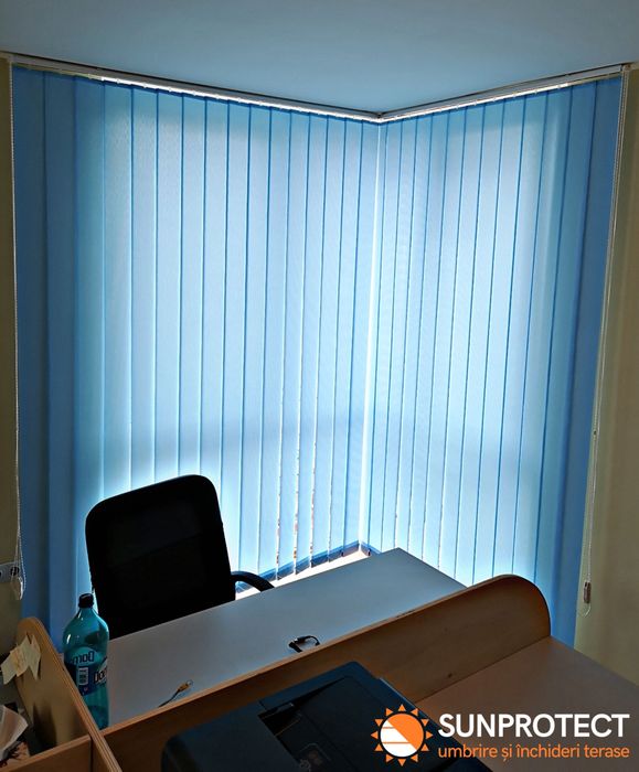 Jaluzele și Rolete de interior. Simple, Day-Night, Romane, Verticale.