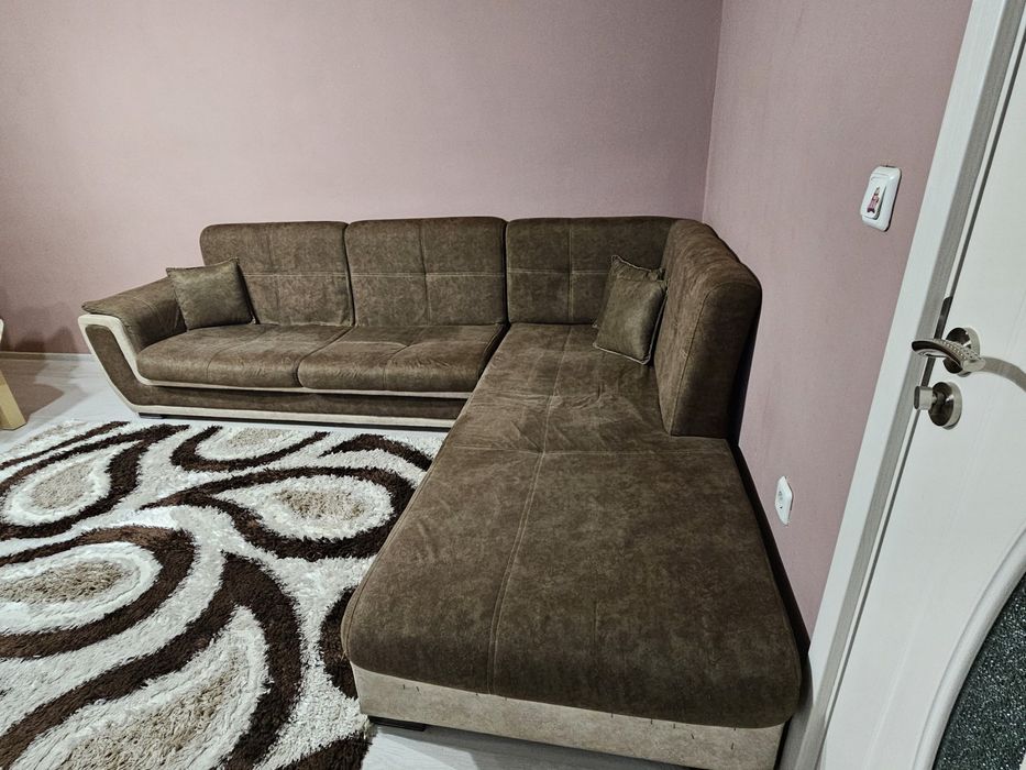 Продавам ъглов диван