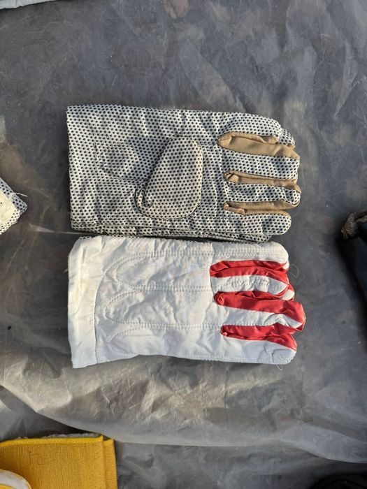 Продаётся Перчатки зимние и летние Новые
