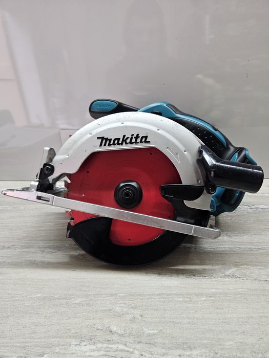 Makita Ръчен Циркуляр DSS611 18V.