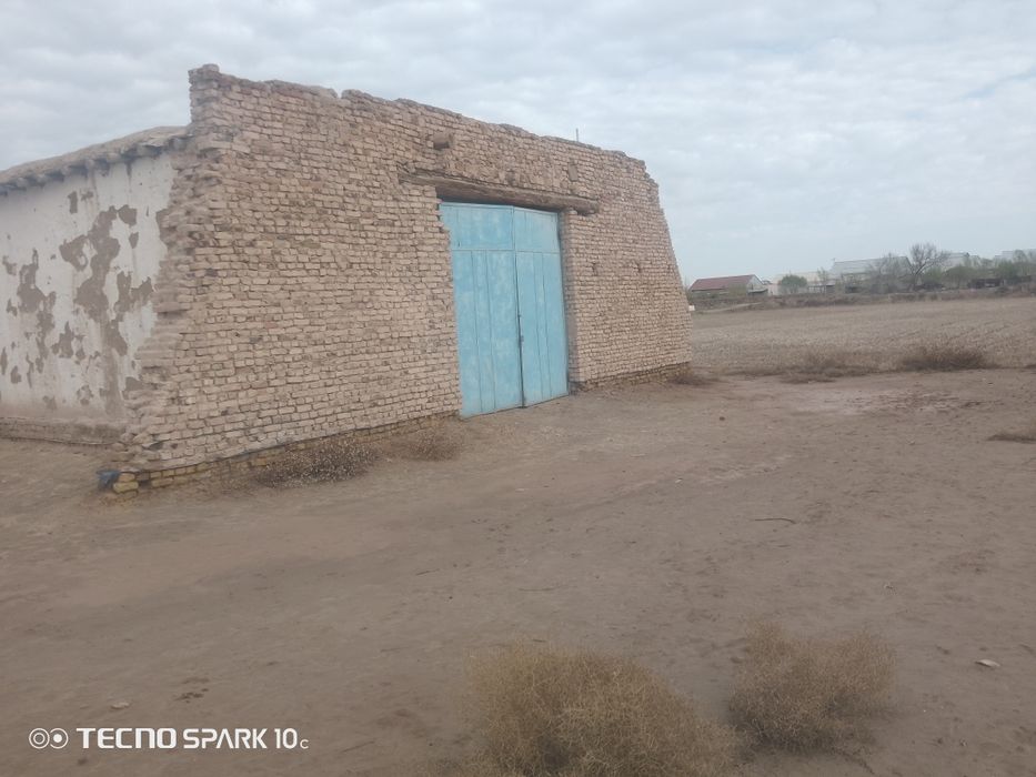 Manashu sklad sotiladi