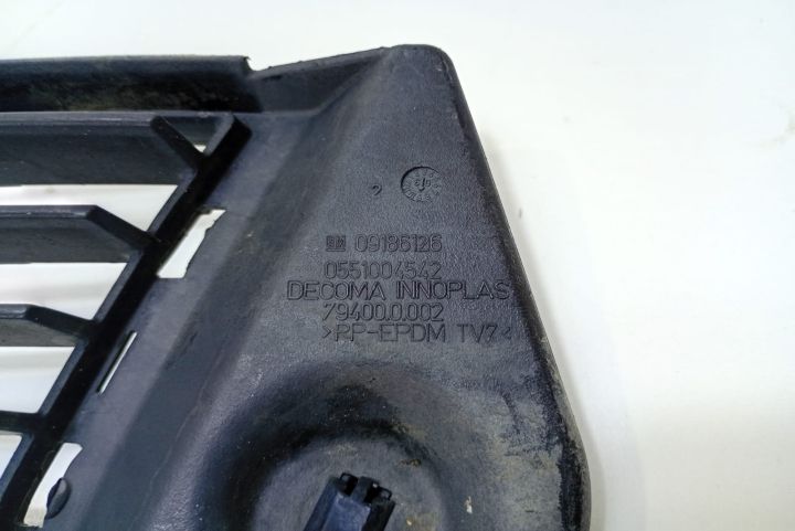 Grila bara fata 09186126 Opel Vectra C