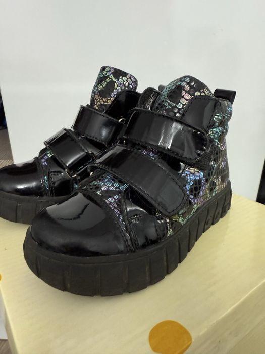 Ботинки на девочку