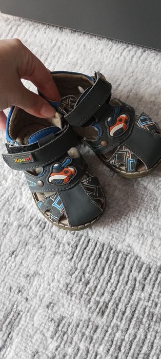 Отдам сандалики на мальчика