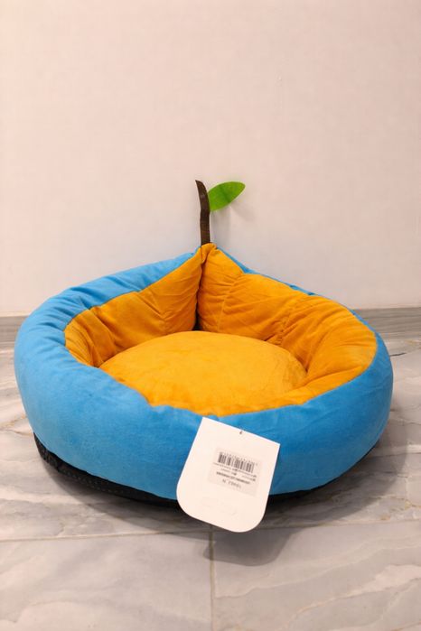 Culcus pentru caini si pisici tip frunza din plus cu baza antiderapanta