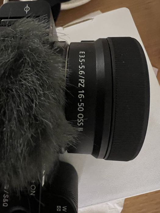 Фотоапарат Sony ZV-E10