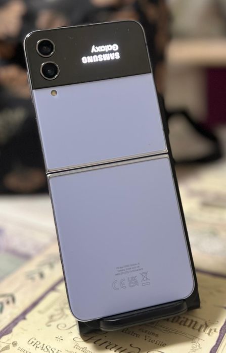 Samsung Galaxy Z Flip4  Spart