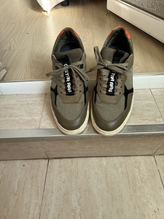 Маратонки в много добро съттояниесъстояние