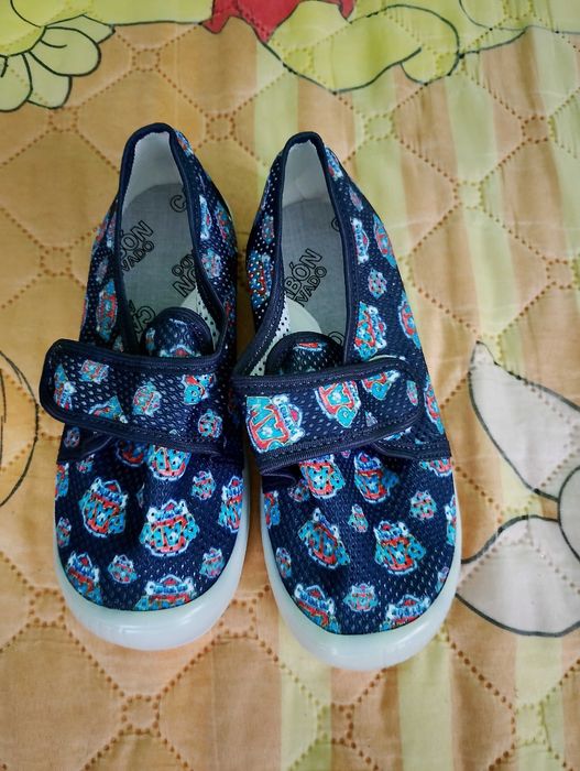 Пантофи за момче