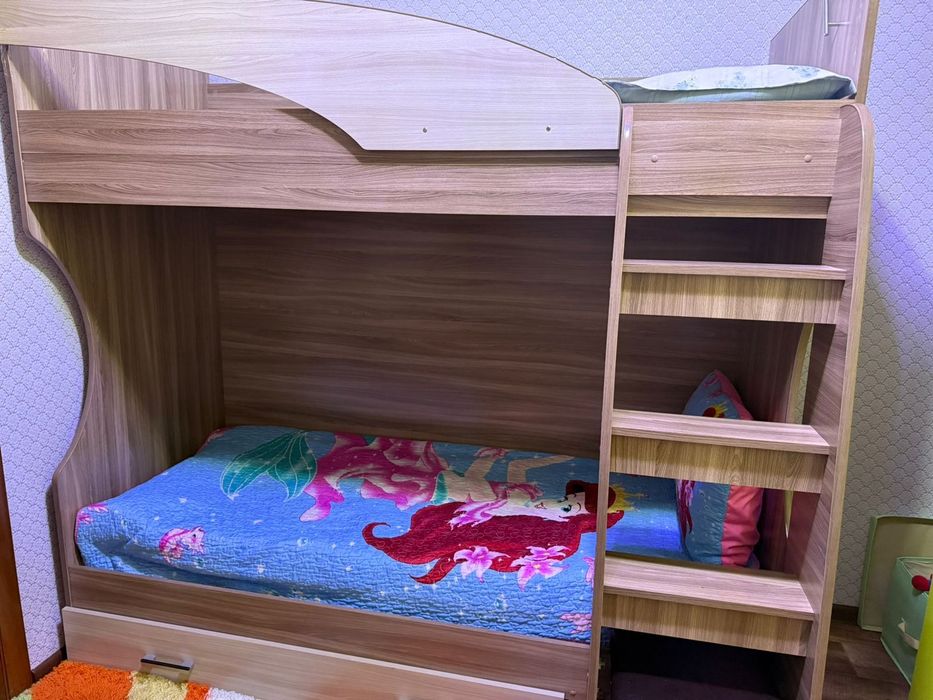 Двухярусная кровать