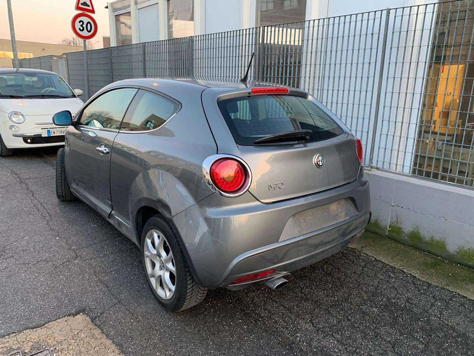 Алфа Ромео мито на части