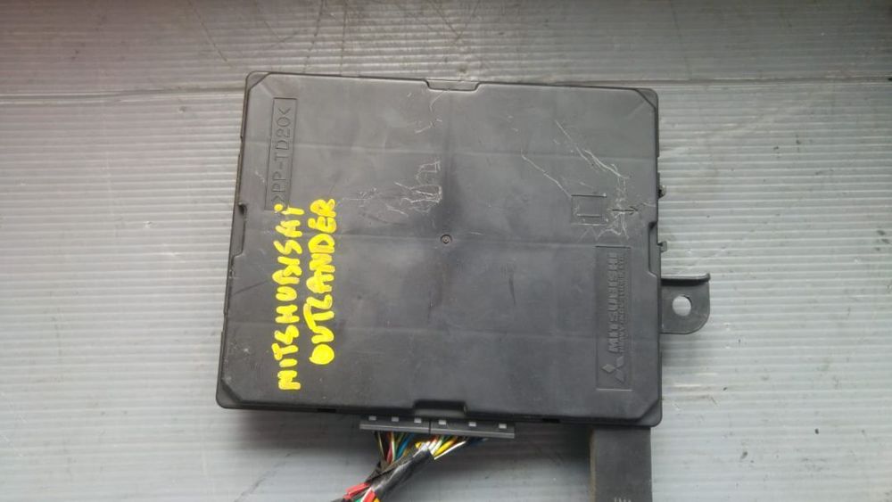modul confort  mitsubishi outlander 2 2.0 di-d 2006-2012  7820a055