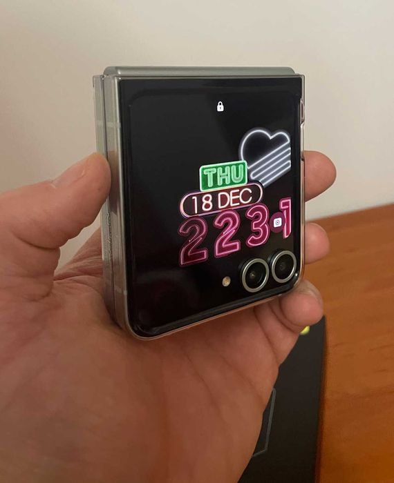 Samsung Galaxy Z Flip 6 – чисто нов, с подарък и на топ цена