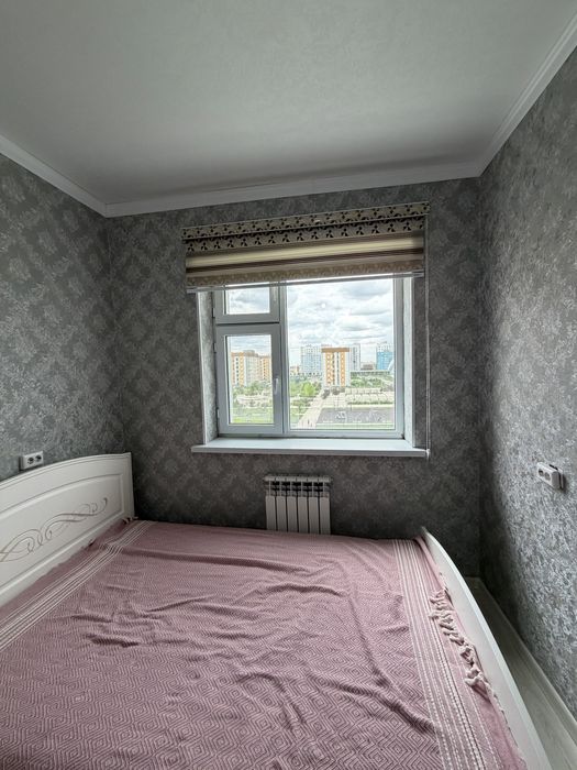 В спальной комнате продаю жалюзи бу