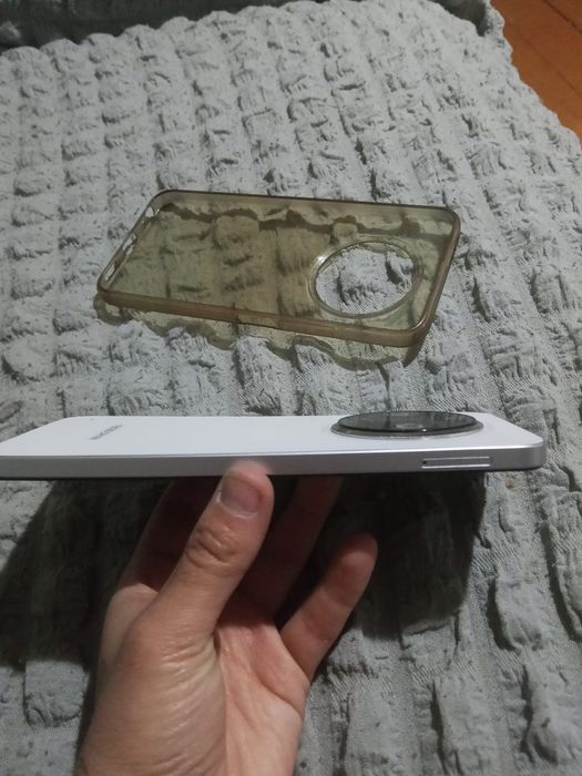 Продам телефон  TECHNO SPARK 30C