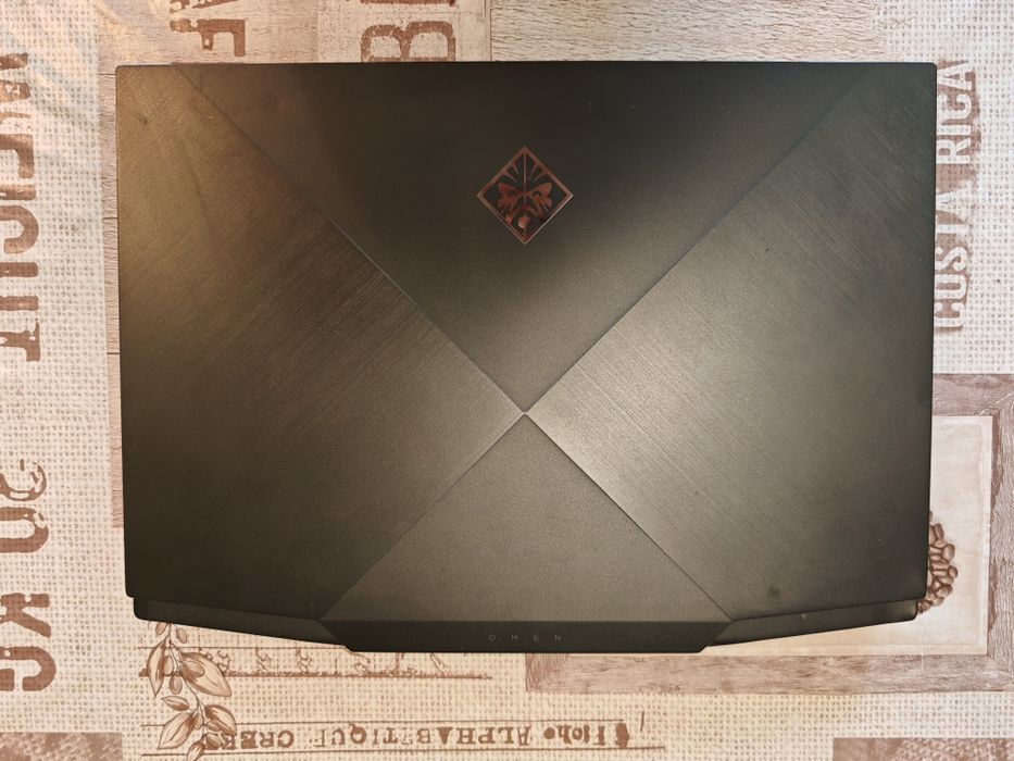 Laptop gaming Hp Omen 15/i5-9300h/RTX 2060 6 gb/16 gb ram/512 SSD/1 tb HDD/144 HZ