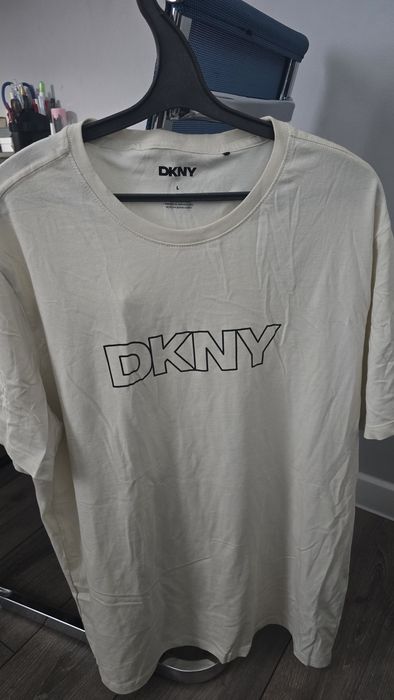 Продам футболку DKNY