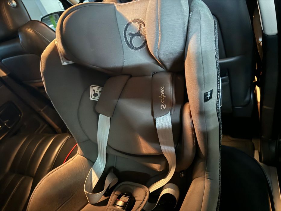 Авто кресло Cybex Sirona Z i-size (0-18 кг) как новое
