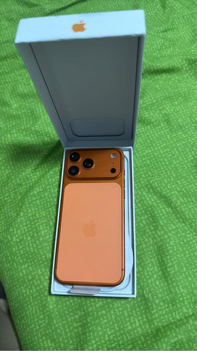 Iphone 17 pro max / unu la unu cu cel original